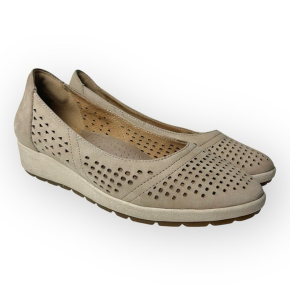 Earth Violet Low Wedge Perf Taupe Nubuck Shoes 7.5 - Picture 1 of 8